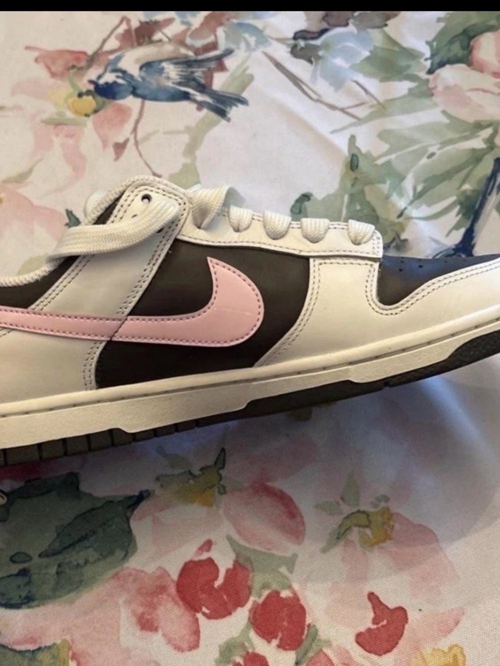 Nike Low-Top Sneakers — White, Brown & Pink
